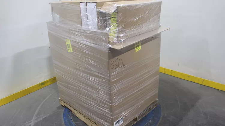 1 pallet 192 pcs automotive accessories brand new walmart lot id: 936911 1 pallet 192 pcs automotive accessories brand new walmart lot id: 936911