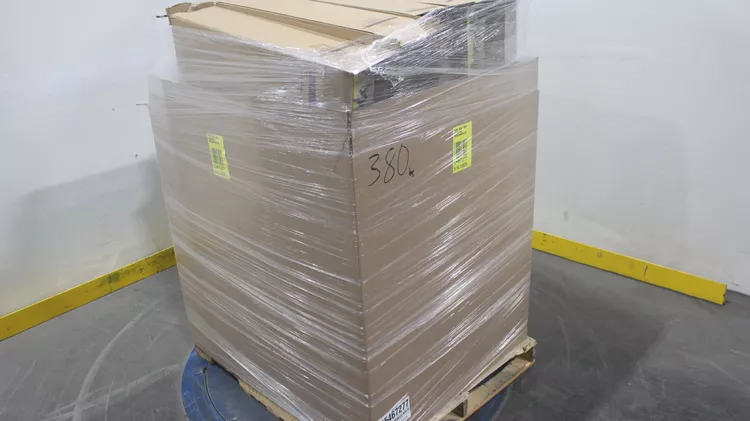 1 pallet 192 pcs automotive accessories brand new walmart lot id: 936911 1 pallet 192 pcs automotive accessories brand new walmart lot id: 936911